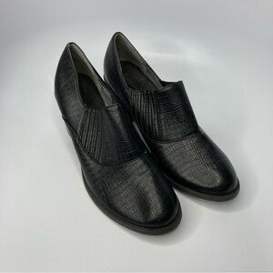 Relativity black heeled booties faux leather size 10‎